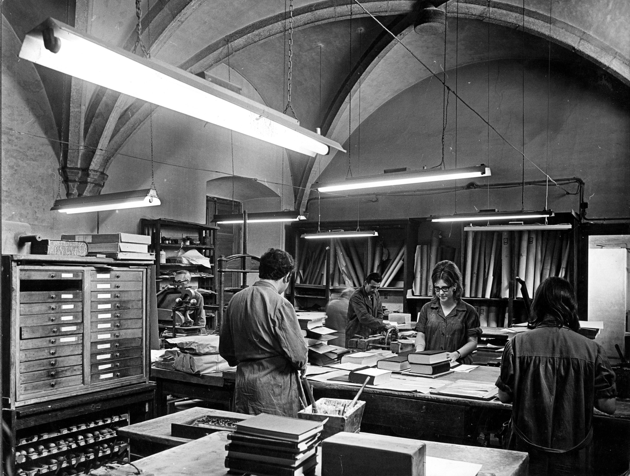 Fotografies / Centenari / Coneix-nos / Inici - Biblioteca De Catalunya