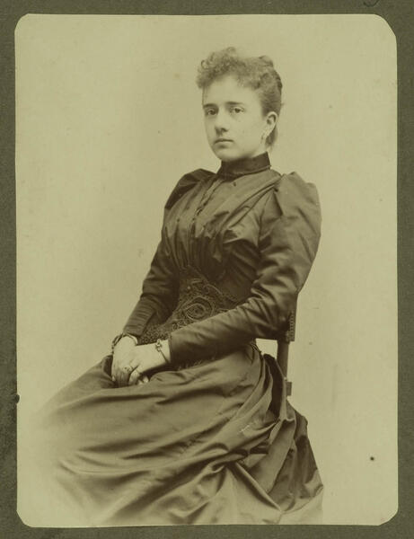 Clara Noble el 1892, un any després de casar-se (mrgll-Ftgr. 15_01b-003)